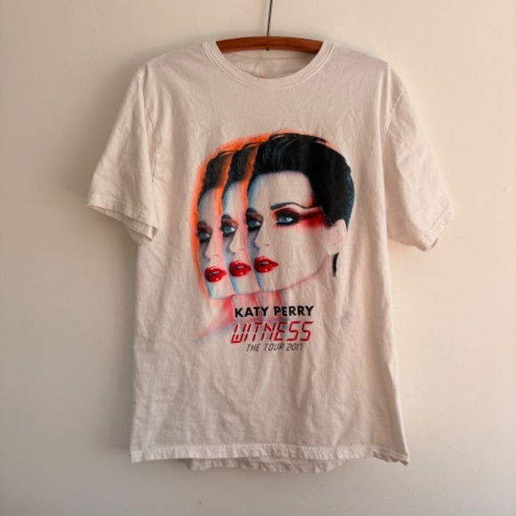 KATY PERRY 2017 Witness tour shirt SIze Medium - Picture 2 of 6